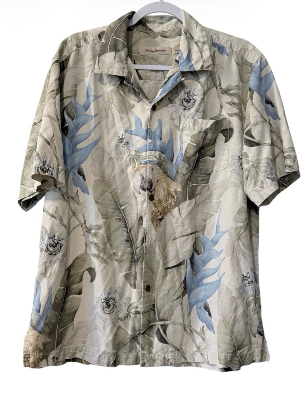 Tommy Bahama Parrot men’s Large short sleeve button down silk cream Hawaiian top